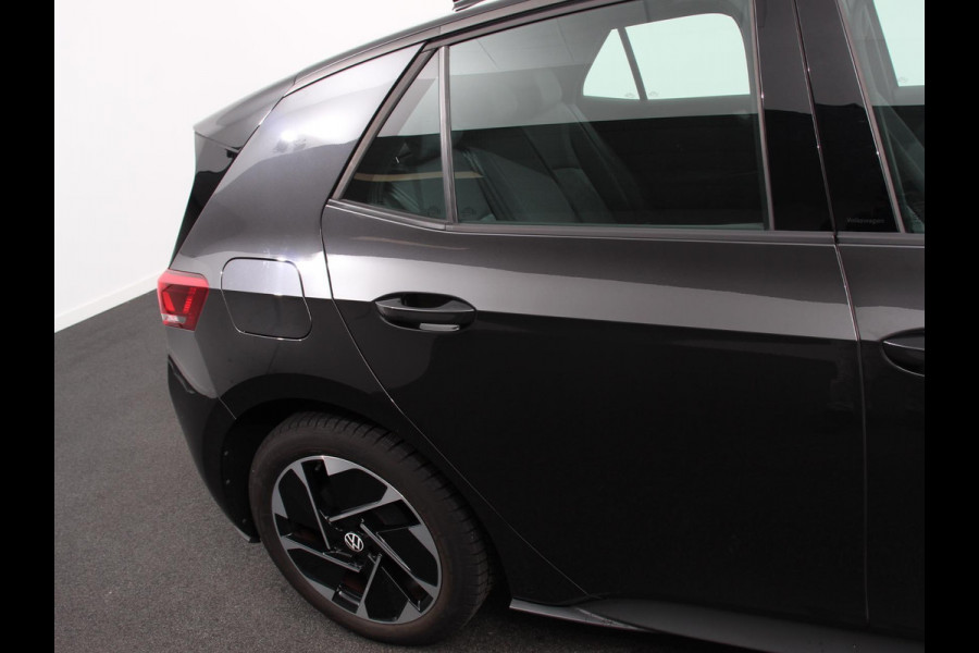 Volkswagen ID.3 Life 58 kWh Climate control Navigatie Cruise control Parkeersensoren voor + achter LED Voorstoelen verwarmd Apple Carplay/ Android Auto