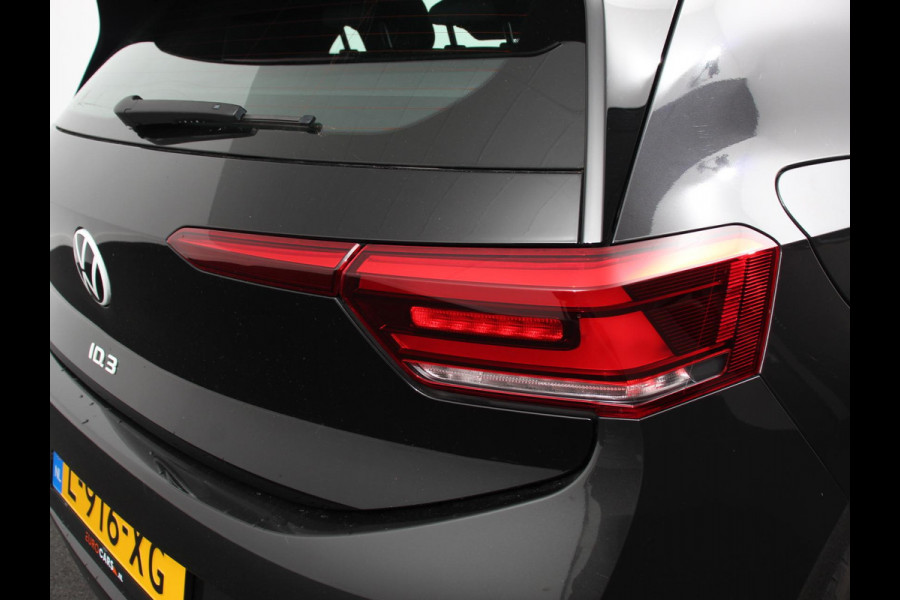 Volkswagen ID.3 Life 58 kWh Climate control Navigatie Cruise control Parkeersensoren voor + achter LED Voorstoelen verwarmd Apple Carplay/ Android Auto