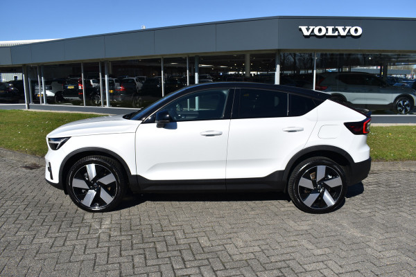 Volvo EC40 Extended Range Plus 82 kWh / Black Sheep pakket met zwart dak / Fjord Blue tapijt / 20" Velgen /