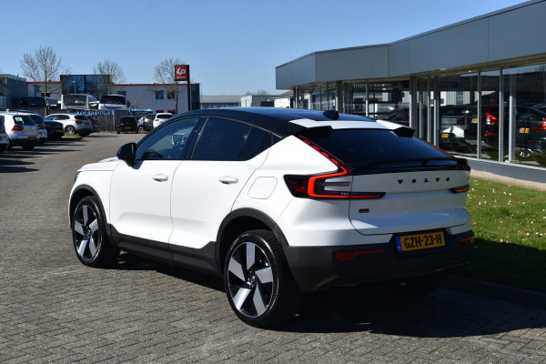 Volvo EC40 Extended Range Plus 82 kWh / Black Sheep pakket met zwart dak / Fjord Blue tapijt / 20" Velgen /