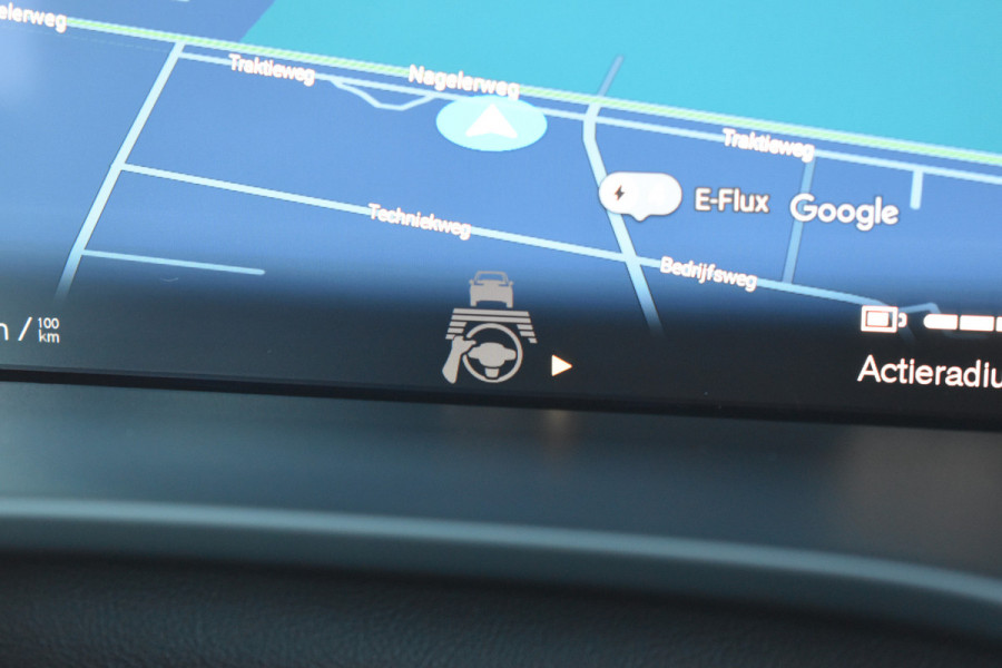 Volvo EC40 Extended Range Plus 82 kWh / Black Sheep pakket met zwart dak / Fjord Blue tapijt / 20" Velgen /