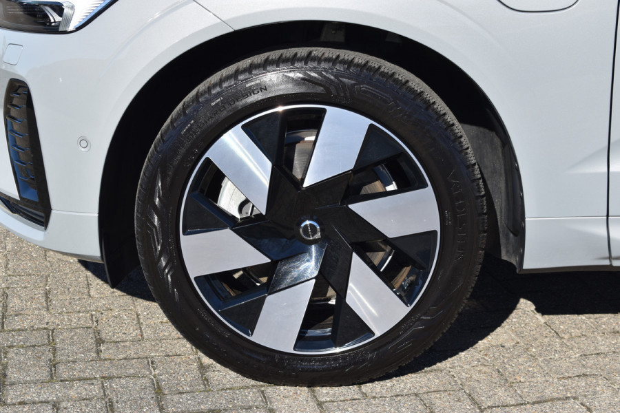 Volvo XC60 T6 AWD 350PK Plug-in Hybrid Ultimate Dark / Head-Up / Trekhaak / Blis / 360 Camera / Schuif/kanteldak /