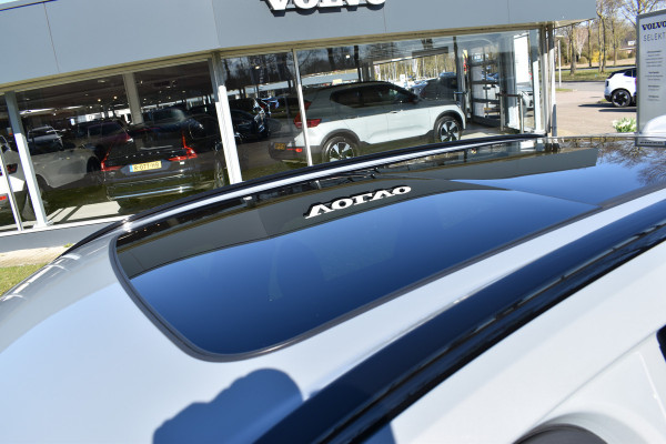 Volvo XC60 T6 AWD 350PK Plug-in Hybrid Ultimate Dark / Head-Up / Trekhaak / Blis / 360 Camera / Schuif/kanteldak /