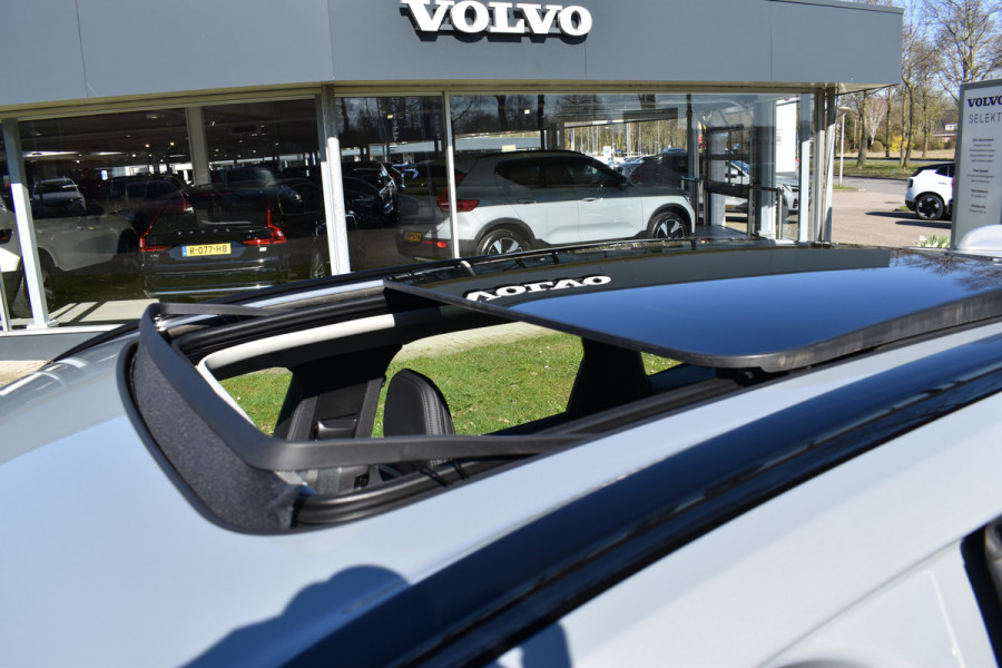 Volvo XC60 T6 AWD 350PK Plug-in Hybrid Ultimate Dark / Head-Up / Trekhaak / Blis / 360 Camera / Schuif/kanteldak /