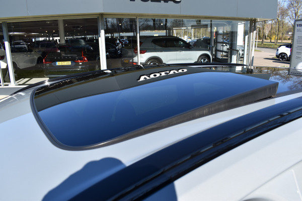 Volvo XC60 T6 AWD 350PK Plug-in Hybrid Ultimate Dark / Head-Up / Trekhaak / Blis / 360 Camera / Schuif/kanteldak /