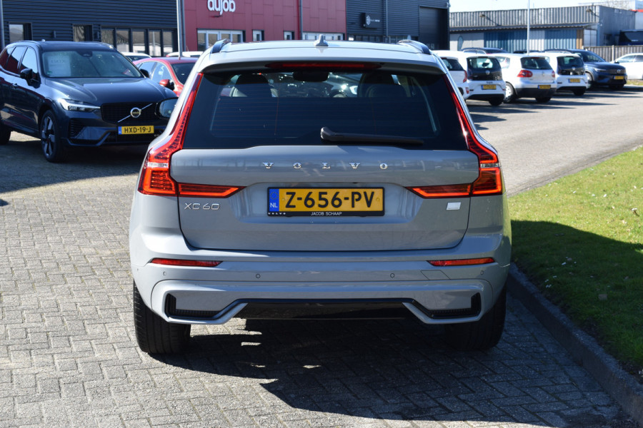 Volvo XC60 T6 AWD 350PK Plug-in Hybrid Ultimate Dark / Head-Up / Trekhaak / Blis / 360 Camera / Schuif/kanteldak /