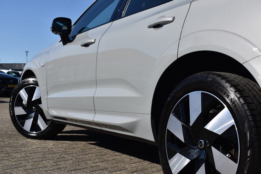 Volvo XC60 T6 AWD 350PK Plug-in Hybrid Ultimate Dark / Head-Up / Trekhaak / Blis / 360 Camera / Schuif/kanteldak /