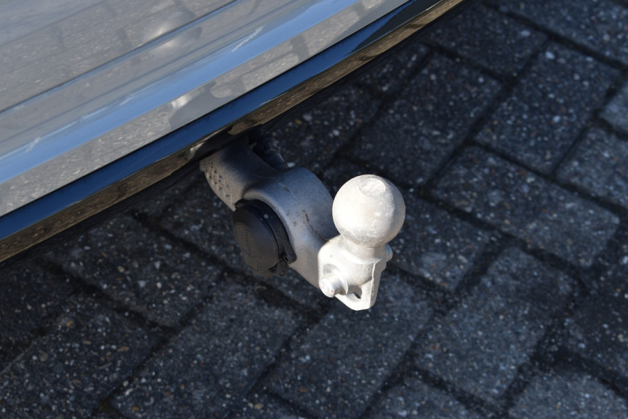 Volvo XC60 T6 AWD 350PK Plug-in Hybrid Ultimate Dark / Head-Up / Trekhaak / Blis / 360 Camera / Schuif/kanteldak /