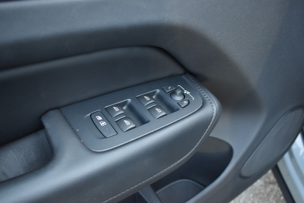 Volvo XC60 T6 AWD 350PK Plug-in Hybrid Ultimate Dark / Head-Up / Trekhaak / Blis / 360 Camera / Schuif/kanteldak /