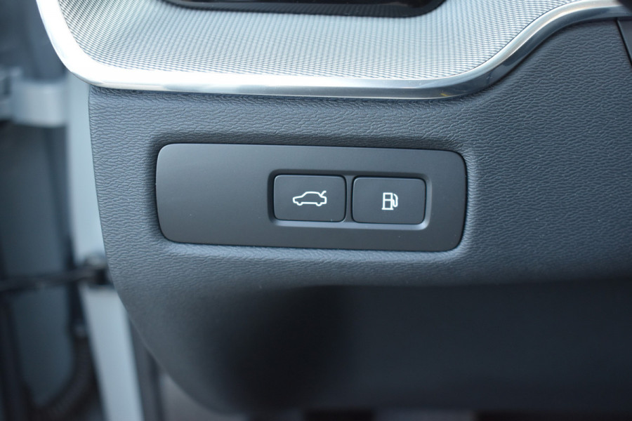 Volvo XC60 T6 AWD 350PK Plug-in Hybrid Ultimate Dark / Head-Up / Trekhaak / Blis / 360 Camera / Schuif/kanteldak /