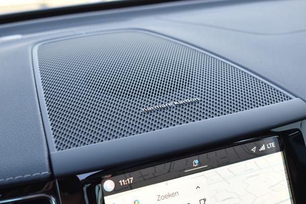 Volvo XC60 T6 AWD 350PK Plug-in Hybrid Ultimate Dark / Head-Up / Trekhaak / Blis / 360 Camera / Schuif/kanteldak /