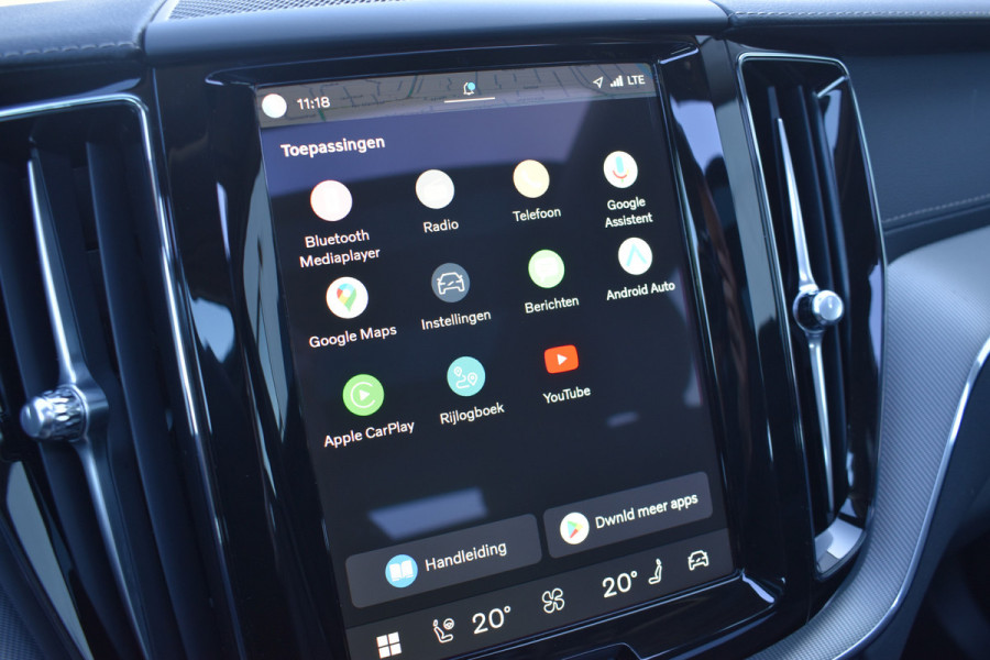 Volvo XC60 T6 AWD 350PK Plug-in Hybrid Ultimate Dark / Head-Up / Trekhaak / Blis / 360 Camera / Schuif/kanteldak /