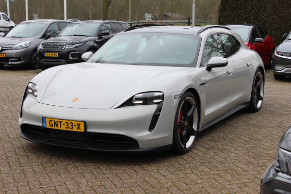 Porsche Taycan Sport Turismo 4S 93 kWh / SoH 91,9% / Panoramadak / 360Camera / Head-up / Accu Performance+ / 21'' / Achterasbesturing / Luchtvering / Keyless / Stoel+Stuurverwarming / DAB / ACC