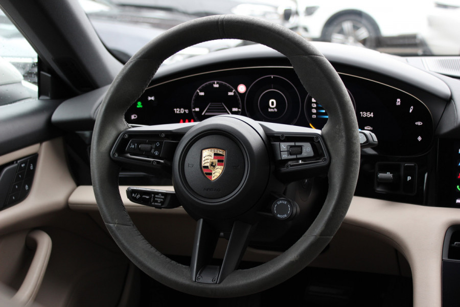Porsche Taycan Sport Turismo 4S 93 kWh / SoH 91,9% / Panoramadak / 360Camera / Head-up / Accu Performance+ / 21'' / Achterasbesturing / Luchtvering / Keyless / Stoel+Stuurverwarming / DAB / ACC
