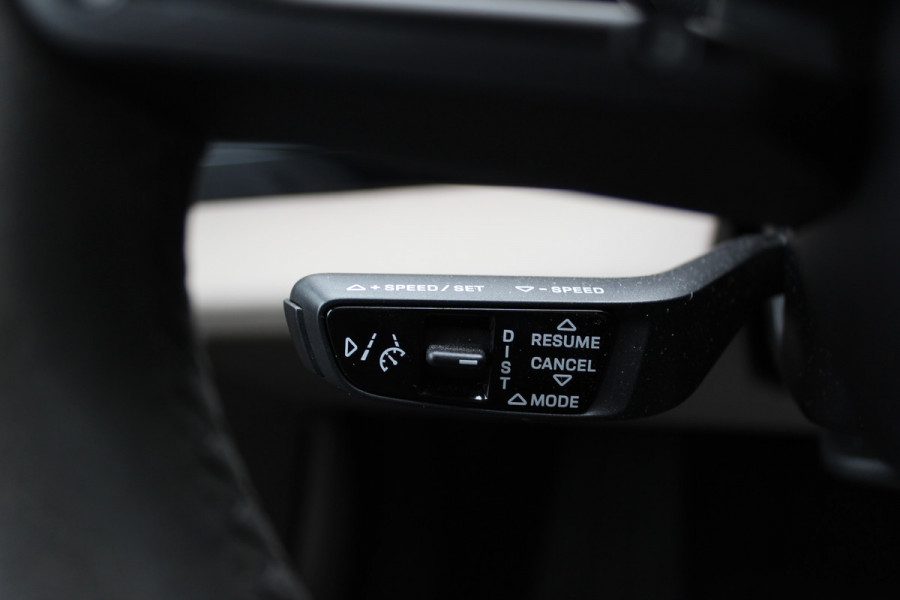 Porsche Taycan Sport Turismo 4S 93 kWh / SoH 91,9% / Panoramadak / 360Camera / Head-up / Accu Performance+ / 21'' / Achterasbesturing / Luchtvering / Keyless / Stoel+Stuurverwarming / DAB / ACC