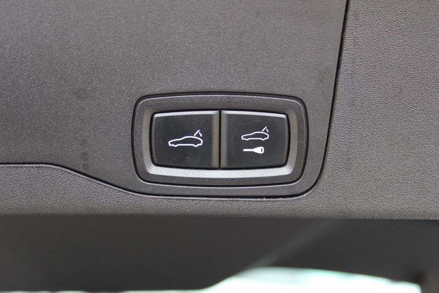 Porsche Taycan Sport Turismo 4S 93 kWh / SoH 91,9% / Panoramadak / 360Camera / Head-up / Accu Performance+ / 21'' / Achterasbesturing / Luchtvering / Keyless / Stoel+Stuurverwarming / DAB / ACC