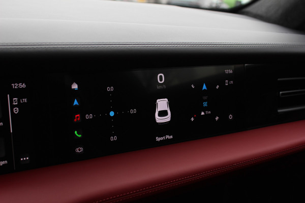 Porsche Taycan Cross Turismo Turbo S 93 kWh / SoH 90,9% / Panoramadak / 360Camera / Head-up / Passenger Display / Luchtvering / 21'' / Bose / Keyless / Sportdesign+Chrono / Stoelventilatie+Verwarming / Stuurverwarming / Dodehoek / DAB