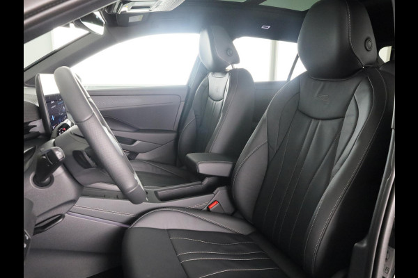 Volkswagen T-Roc R-Line First Edition 1.5 eTSI 110 kW / 150 PK SUV