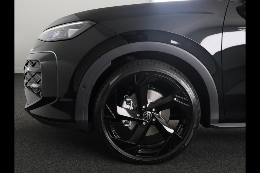 Volkswagen T-Roc R-Line First Edition 1.5 eTSI 110 kW / 150 PK SUV