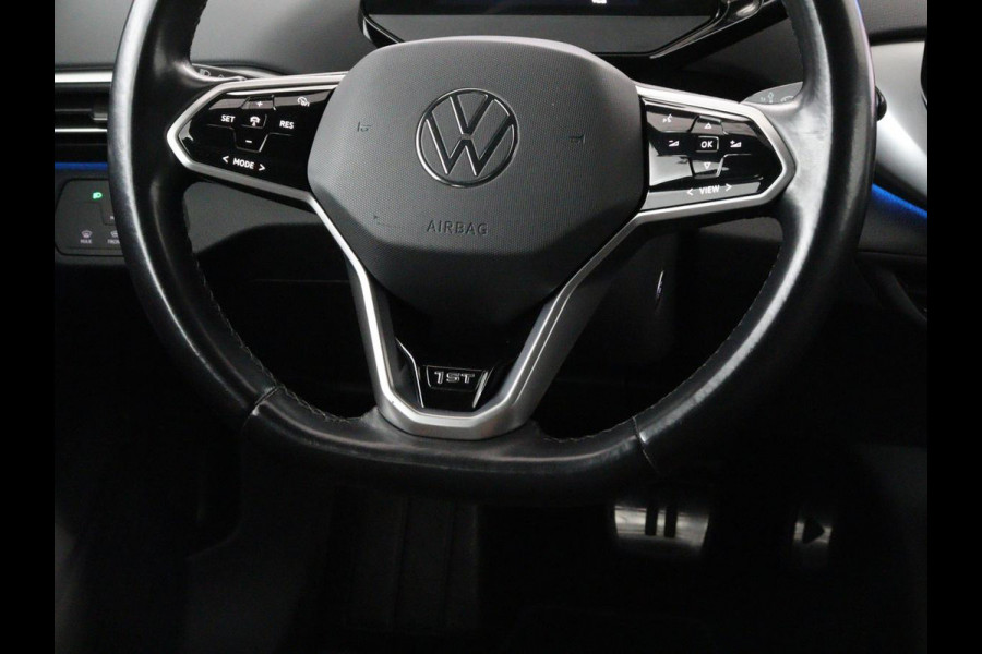 Volkswagen ID.4 First 77 kWh | SOH 90% | Stoelverwarming | Adaptive cruise | 20'' | Half leder | Carplay | Navigatie | Sfeerverlichting | Full LED | Camera | Stuurverwarming