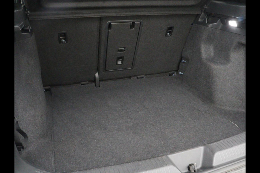 Volkswagen ID.4 First 77 kWh | SOH 90% | Stoelverwarming | Adaptive cruise | 20'' | Half leder | Carplay | Navigatie | Sfeerverlichting | Full LED | Camera | Stuurverwarming