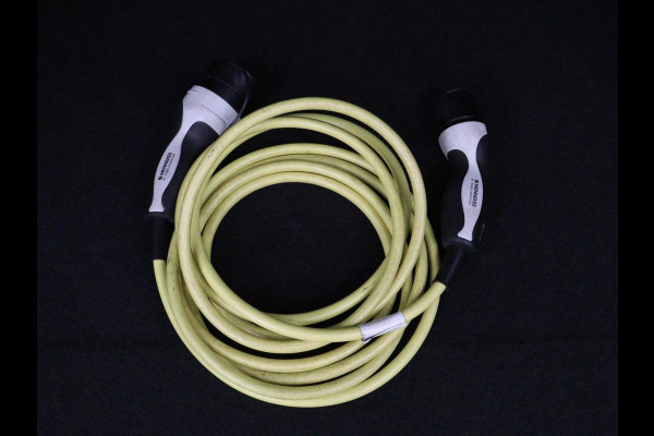 Volkswagen ID.4 First 77 kWh | SOH 90% | Stoelverwarming | Adaptive cruise | 20'' | Half leder | Carplay | Navigatie | Sfeerverlichting | Full LED | Camera | Stuurverwarming