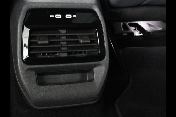 Volkswagen ID.4 First 77 kWh | SOH 90% | Stoelverwarming | Adaptive cruise | 20'' | Half leder | Carplay | Navigatie | Sfeerverlichting | Full LED | Camera | Stuurverwarming