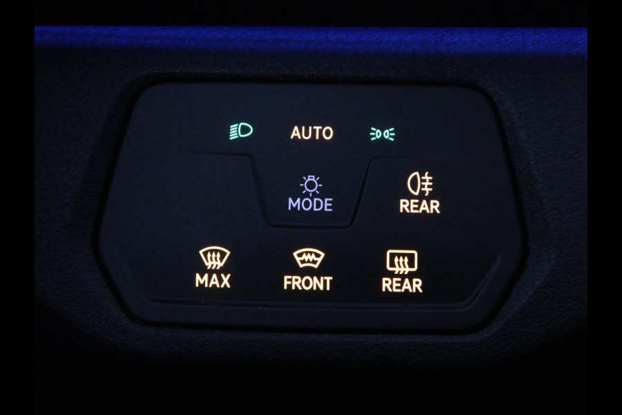 Volkswagen ID.4 First 77 kWh | SOH 90% | Stoelverwarming | Adaptive cruise | 20'' | Half leder | Carplay | Navigatie | Sfeerverlichting | Full LED | Camera | Stuurverwarming