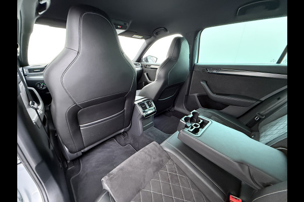 Škoda Superb Combi T218PK iV PHEV AUT-6 Sportline BS Elektr.+Geheugen-Sport-Stoelen+Verwarmd Trekhaak Virtual Cockpit Matrix Led Navi Ecc Ada 1.4t- Plug-in-hybride Achterbank+Stuurverwarming Led Elek.Achterklep Lmv 19" Keyless Dodehoek detectie Verkeersbord detectie 1e Eigenaar Origineel Nederlandse Auto 400 Nm !! + 1600kg trekvermogen