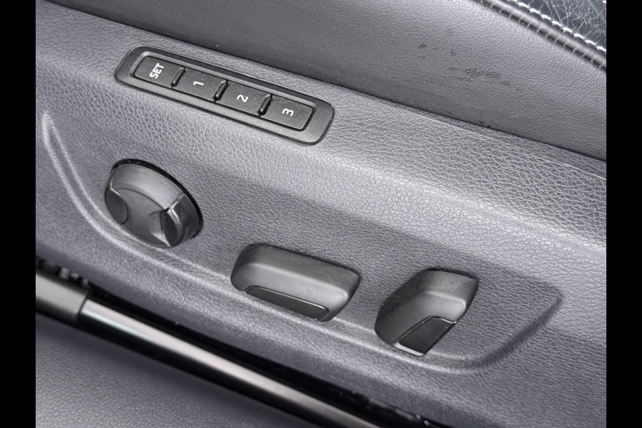 Škoda Superb Combi T218PK iV PHEV AUT-6 Sportline BS Elektr.+Geheugen-Sport-Stoelen+Verwarmd Trekhaak Virtual Cockpit Matrix Led Navi Ecc Ada 1.4t- Plug-in-hybride Achterbank+Stuurverwarming Led Elek.Achterklep Lmv 19" Keyless Dodehoek detectie Verkeersbord detectie 1e Eigenaar Origineel Nederlandse Auto 400 Nm !! + 1600kg trekvermogen