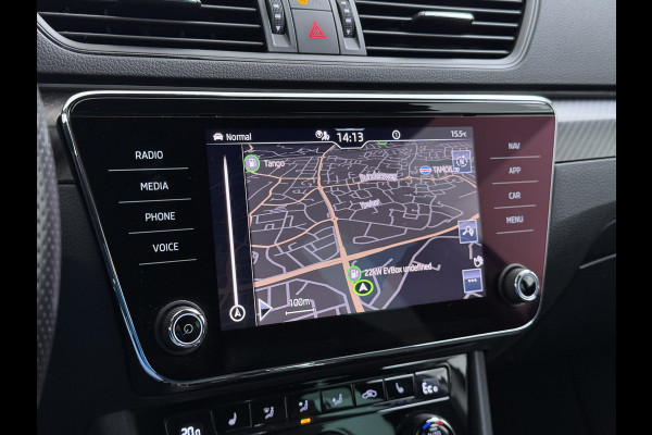 Škoda Superb Combi T218PK iV PHEV AUT-6 Sportline BS Elektr.+Geheugen-Sport-Stoelen+Verwarmd Trekhaak Virtual Cockpit Matrix Led Navi Ecc Ada 1.4t- Plug-in-hybride Achterbank+Stuurverwarming Led Elek.Achterklep Lmv 19" Keyless Dodehoek detectie Verkeersbord detectie 1e Eigenaar Origineel Nederlandse Auto 400 Nm !! + 1600kg trekvermogen