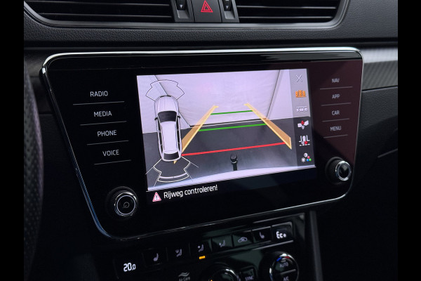 Škoda Superb Combi T218PK iV PHEV AUT-6 Sportline BS Elektr.+Geheugen-Sport-Stoelen+Verwarmd Trekhaak Virtual Cockpit Matrix Led Navi Ecc Ada 1.4t- Plug-in-hybride Achterbank+Stuurverwarming Led Elek.Achterklep Lmv 19" Keyless Dodehoek detectie Verkeersbord detectie 1e Eigenaar Origineel Nederlandse Auto 400 Nm !! + 1600kg trekvermogen