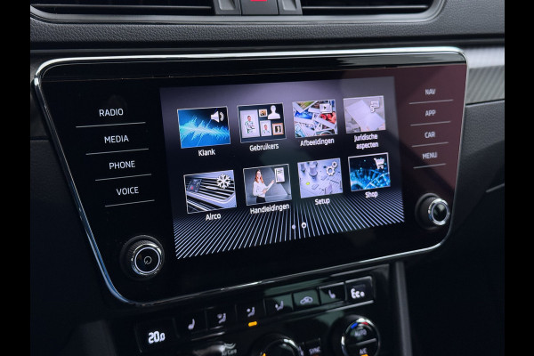 Škoda Superb Combi T218PK iV PHEV AUT-6 Sportline BS Elektr.+Geheugen-Sport-Stoelen+Verwarmd Trekhaak Virtual Cockpit Matrix Led Navi Ecc Ada 1.4t- Plug-in-hybride Achterbank+Stuurverwarming Led Elek.Achterklep Lmv 19" Keyless Dodehoek detectie Verkeersbord detectie 1e Eigenaar Origineel Nederlandse Auto 400 Nm !! + 1600kg trekvermogen