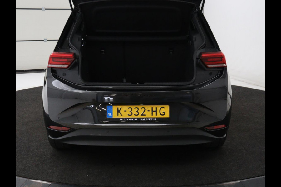 Volkswagen ID.3 Life 58 kWh | SOH 90% | 1e eigenaar | Stoelverwarming | Adaptive cruise | Carplay | Navigatie | Parkeerhulp | Full LED |