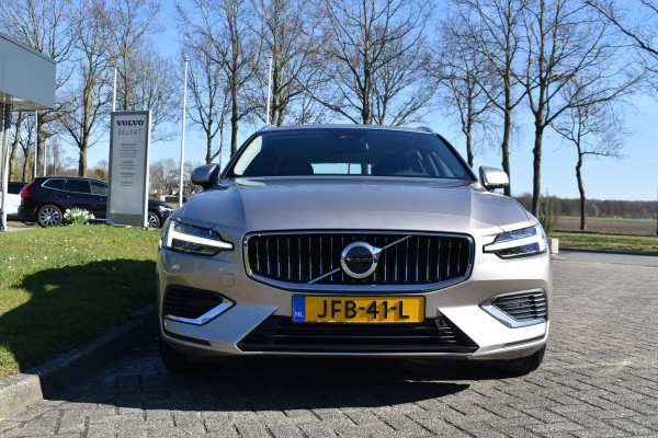 Volvo V60 T6 AWD 350PK Plug-in Hybrid Essential Bright Nieuw | 19"LMV | Leder | Stuur & Stoelverwarming | Camera