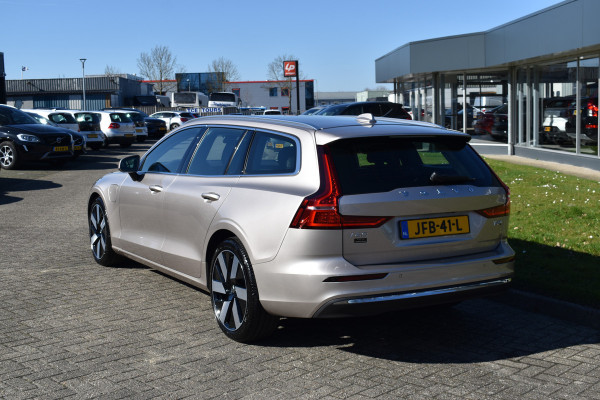 Volvo V60 T6 AWD 350PK Plug-in Hybrid Essential Bright Nieuw | 19"LMV | Leder | Stuur & Stoelverwarming | Camera