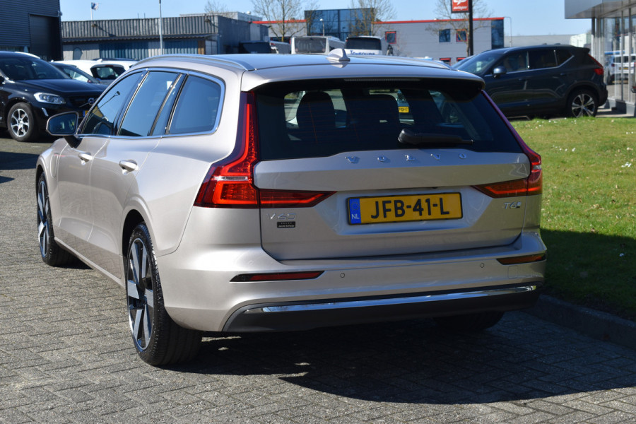 Volvo V60 T6 AWD 350PK Plug-in Hybrid Essential Bright Nieuw | 19"LMV | Leder | Stuur & Stoelverwarming | Camera