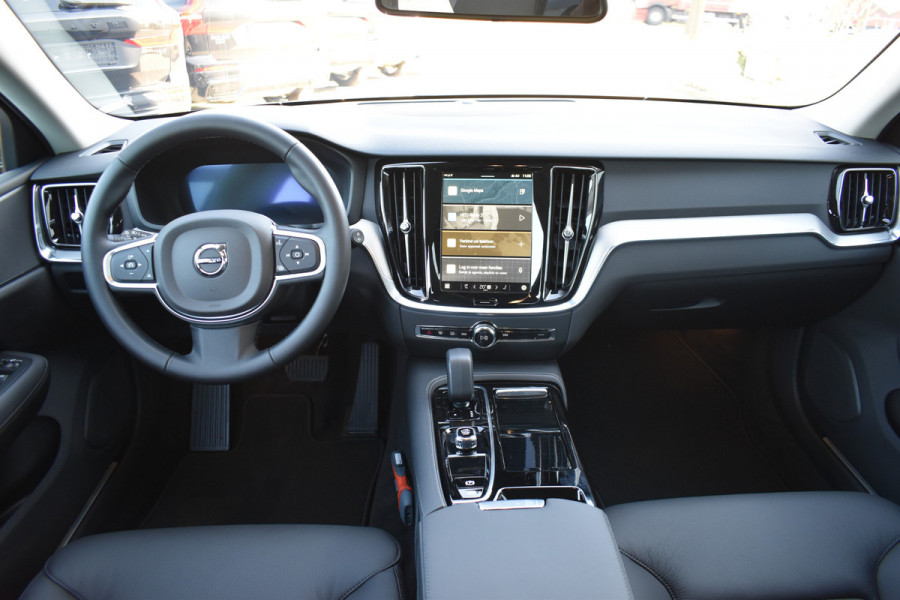 Volvo V60 T6 AWD 350PK Plug-in Hybrid Essential Bright Nieuw | 19"LMV | Leder | Stuur & Stoelverwarming | Camera