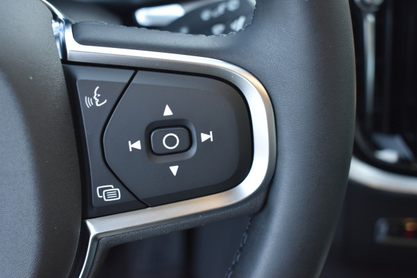 Volvo V60 T6 AWD 350PK Plug-in Hybrid Essential Bright Nieuw | 19"LMV | Leder | Stuur & Stoelverwarming | Camera