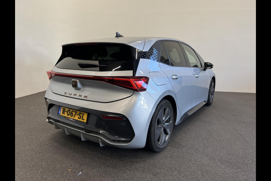 CUPRA Born Business 62 kWh Navigatie Apple Carplay/Android Auto Camera Parkeersensoren Adaptive Cruise Control Stuurverwarming Lichtmetalen velgen Climate Control