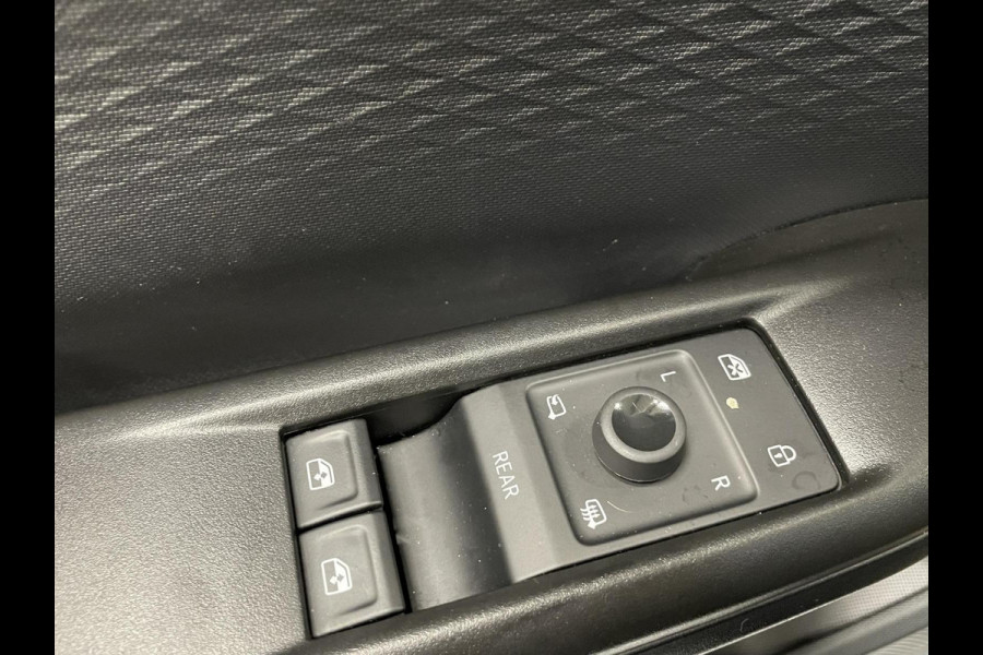 CUPRA Born Business 62 kWh Navigatie Apple Carplay/Android Auto Camera Parkeersensoren Adaptive Cruise Control Stuurverwarming Lichtmetalen velgen Climate Control