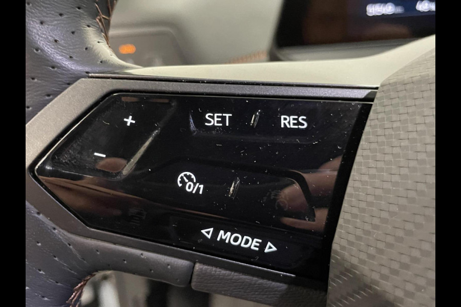 CUPRA Born Business 62 kWh Navigatie Apple Carplay/Android Auto Camera Parkeersensoren Adaptive Cruise Control Stuurverwarming Lichtmetalen velgen Climate Control