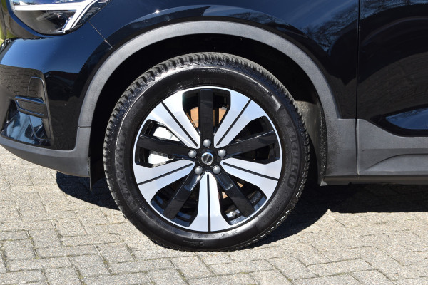 Volvo XC40 Recharge Core 70 kWh | Trekhaak | All season | Camera | Stoelverwarming | Stuurverwarming
