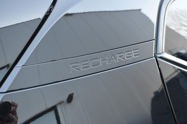 Volvo XC40 Recharge Core 70 kWh | Trekhaak | All season | Camera | Stoelverwarming | Stuurverwarming