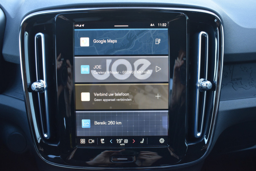 Volvo XC40 Recharge Core 70 kWh | Trekhaak | All season | Camera | Stoelverwarming | Stuurverwarming