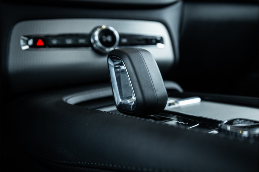 Volvo XC90 2.0 T8 Recharge AWD Plus Dark - Panorama | H&K | Memory | Elek. trekhaak | 360 Camera