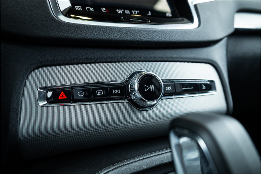 Volvo XC90 2.0 T8 Recharge AWD Plus Dark - Panorama | H&K | Memory | Elek. trekhaak | 360 Camera