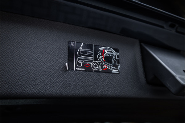 Volvo XC90 2.0 T8 Recharge AWD Plus Dark - Panorama | H&K | Memory | Elek. trekhaak | 360 Camera