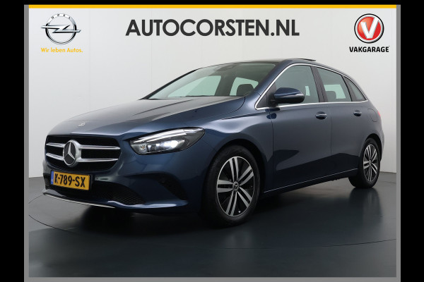 Mercedes-Benz B-Klasse 180T AUT-7 Luxury Pano-Dak Elektr+Leer+Geheugen+Verwarmd-Comfort-Stoel Navi Camera Apple Carplay Android Elek.Stoelen+Memory+Ver Elek.Achterklep Widescreen Park-Assist Break-Assist cockpit Premium+ Smartphone-integratie Dodehoekassistent DAB Bluetooth Led Lmv Keyless Go Easy-pack 1e Eigenaar Dealeronderhouden Zeer Compleet Origineel Nederlandse Auto 1.400kg trekvermogen € 44.000,- nieuw