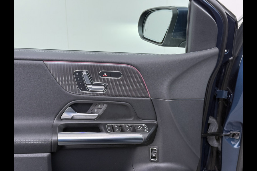 Mercedes-Benz B-Klasse 180T AUT-7 Luxury Pano-Dak Elektr+Leer+Geheugen+Verwarmd-Comfort-Stoel Navi Camera Apple Carplay Android Elek.Stoelen+Memory+Ver Elek.Achterklep Widescreen Park-Assist Break-Assist cockpit Premium+ Smartphone-integratie Dodehoekassistent DAB Bluetooth Led Lmv Keyless Go Easy-pack 1e Eigenaar Dealeronderhouden Zeer Compleet Origineel Nederlandse Auto 1.400kg trekvermogen € 44.000,- nieuw